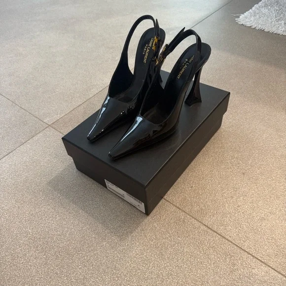 Saint Laurent: YSL Dune Patent-leather Slingback Pumps - Picture 6 of 7